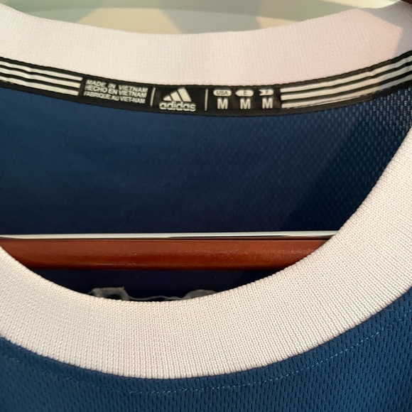 Kevin Durant Adidas Thunder Basketball Jersey - adult size medium - Picture 4 of 7